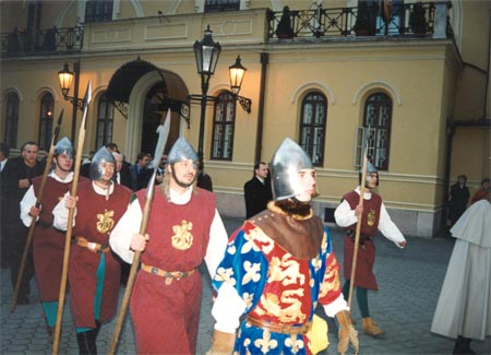 Guests are accompanied by the Knightly order of St. George from Visegrd (Hungary).