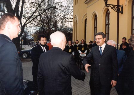 Ankunft von Hrn. Ferenc Mdl, Prsidenten der Ungarischen Republik in Begleitung von Hrn Mikls Boros, dem Bootstchafter der Ungarischen Republik in der Slowakei.