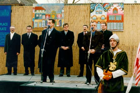 Christian Bourgin, charg daffaires Delegcie Eurpskej komisie poas prhovoru.