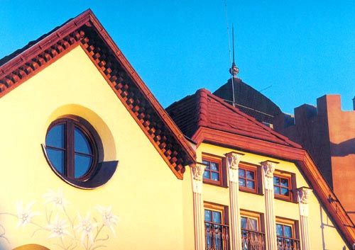Das Schweizer Haus und das Liechtenstein Haus. Details.