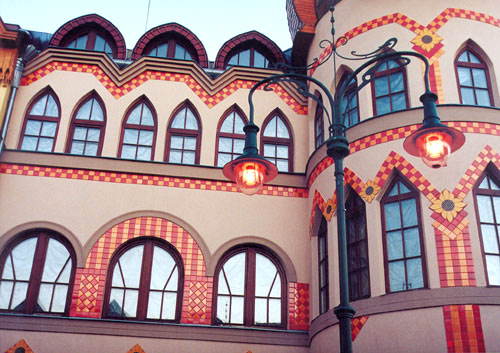 panielsky dom - dekor z keramiky.