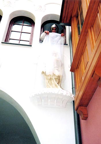 The unveiling of the statue of St. Stephen