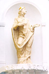 Die Statue der Knigin Gizella von Bayern.