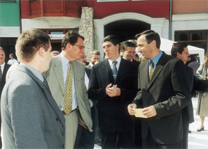 Peter Varga, Walter Rochel, Béla Bugár a Ján Figeľ počas rozhovoru.