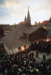 The phenomenon of light accompanying the ceremony